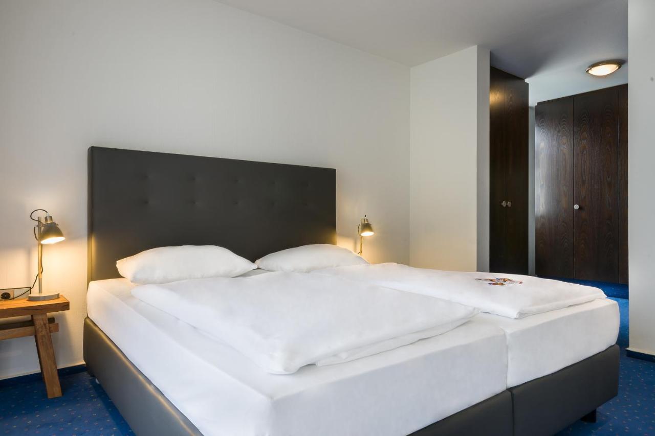 Hotel Strohgaeu Korntal Munchingen Bagian luar foto