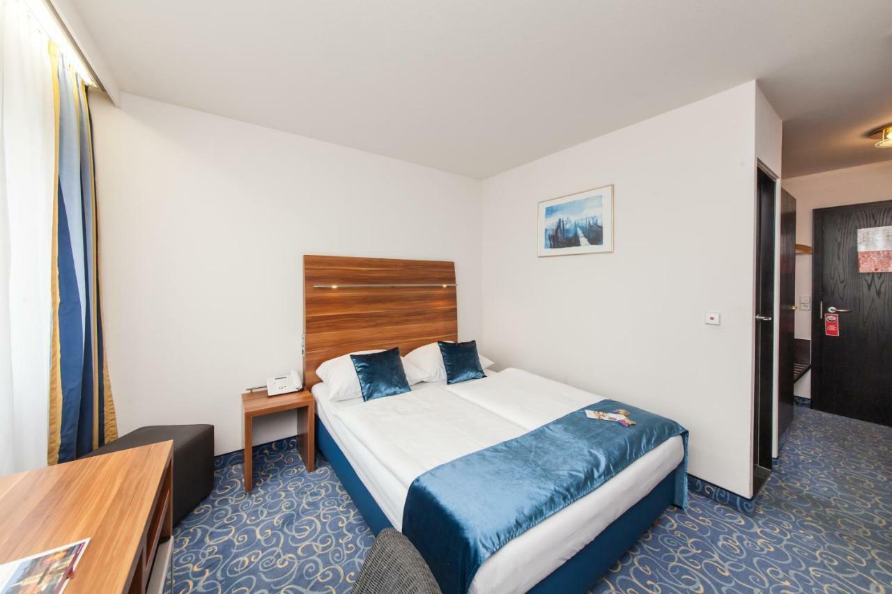 Hotel Strohgaeu Korntal Munchingen Bagian luar foto