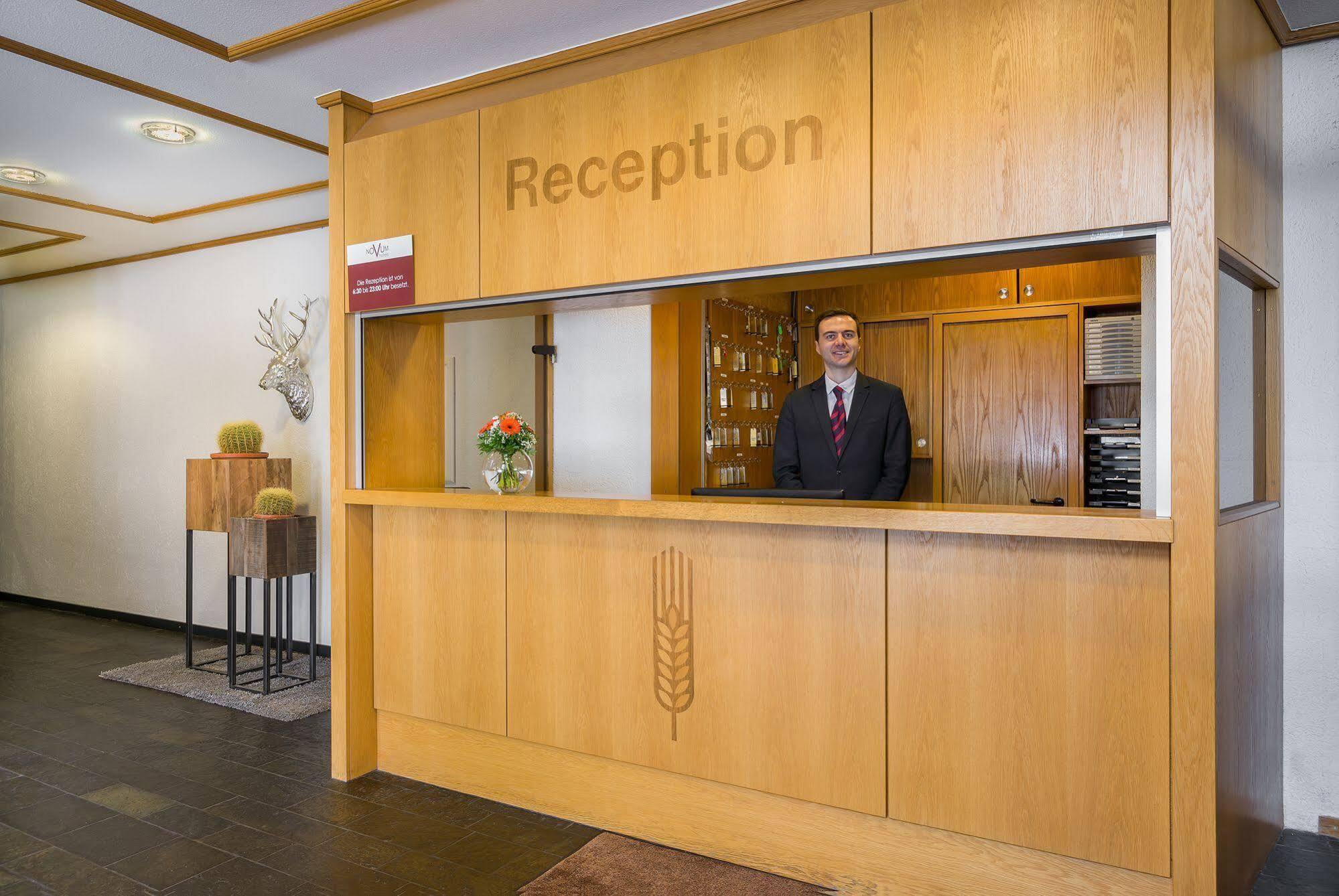 Hotel Strohgaeu Korntal Munchingen Bagian luar foto