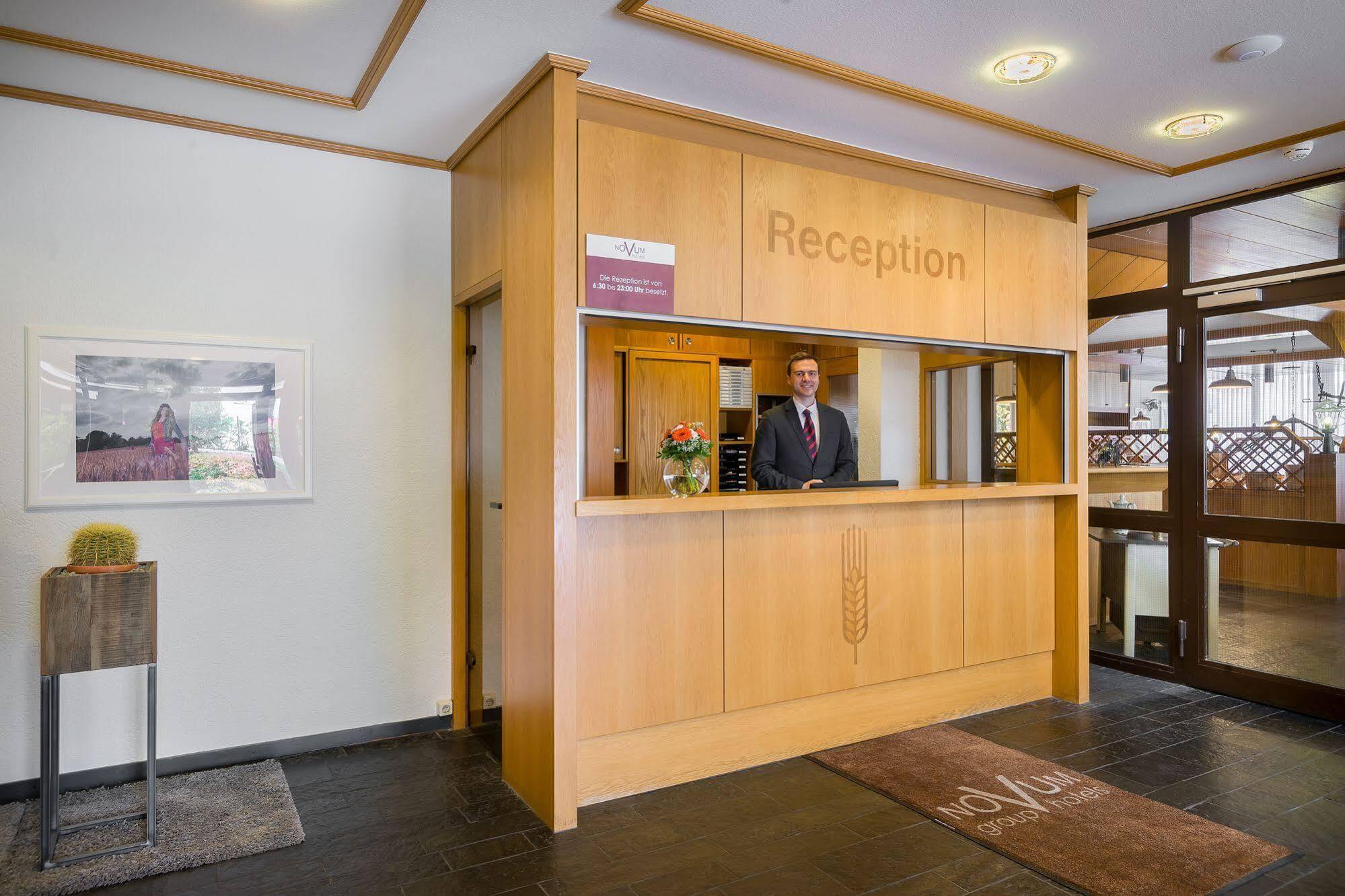 Hotel Strohgaeu Korntal Munchingen Bagian luar foto