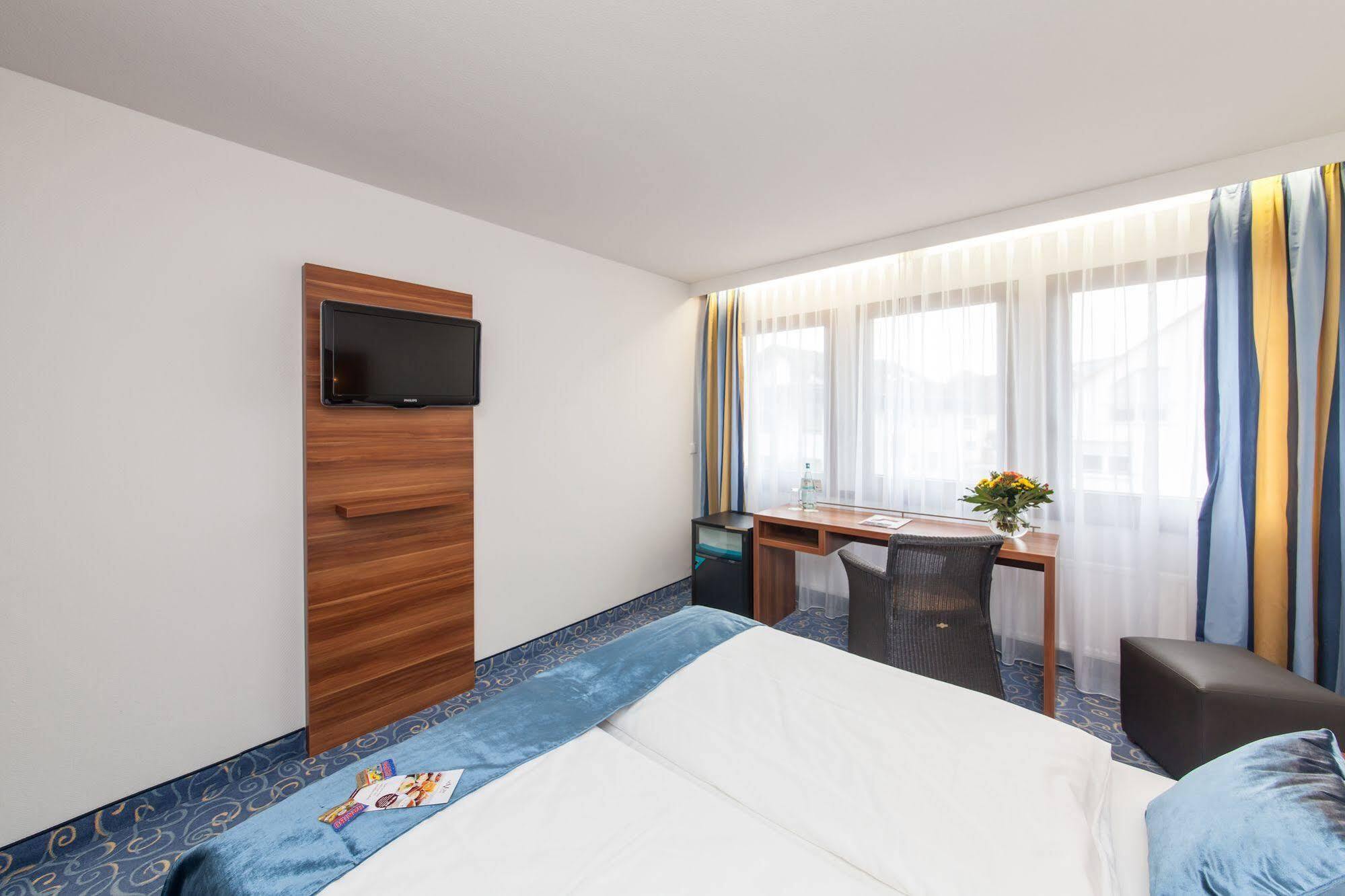 Hotel Strohgaeu Korntal Munchingen Bagian luar foto