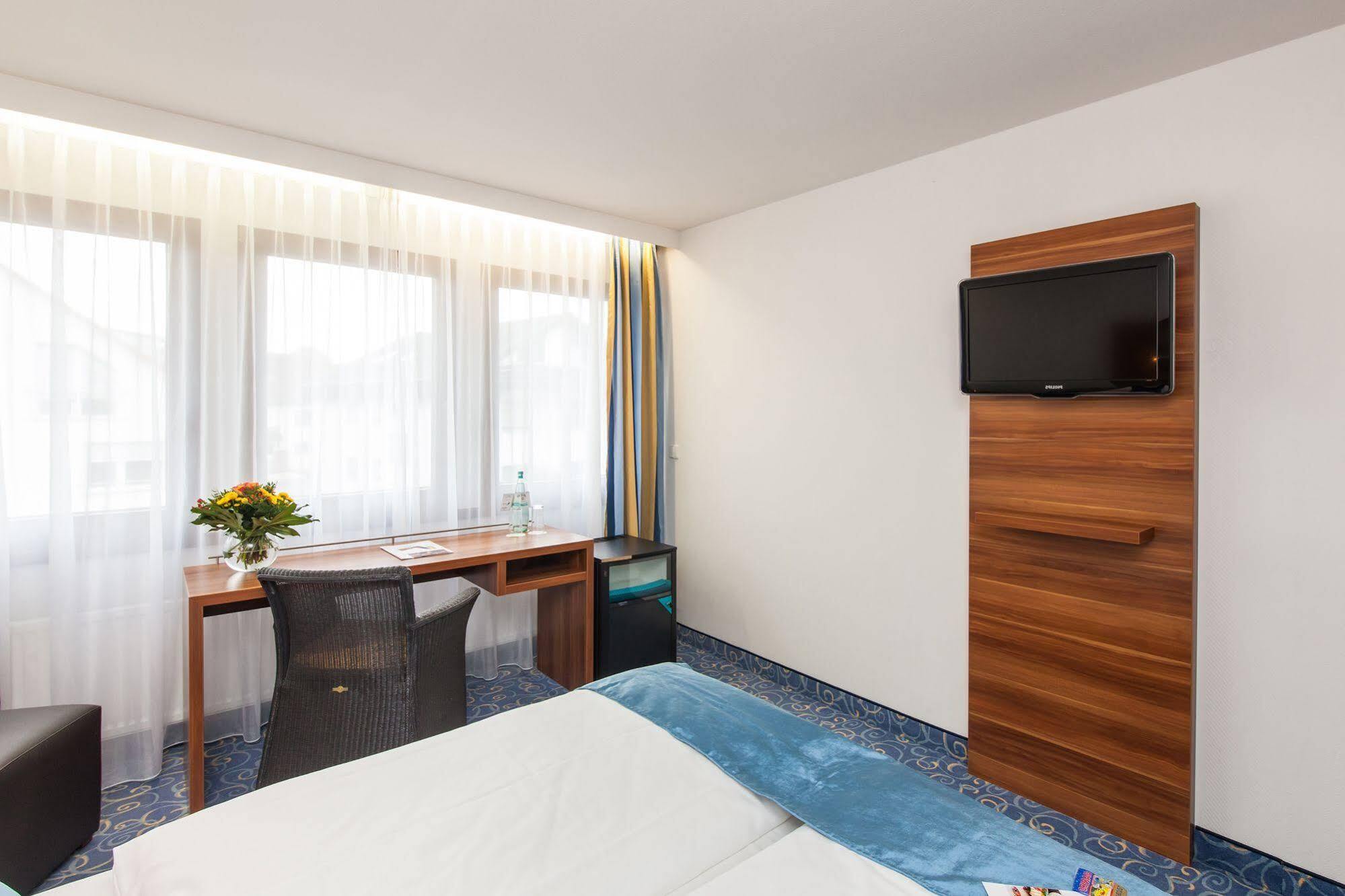 Hotel Strohgaeu Korntal Munchingen Bagian luar foto